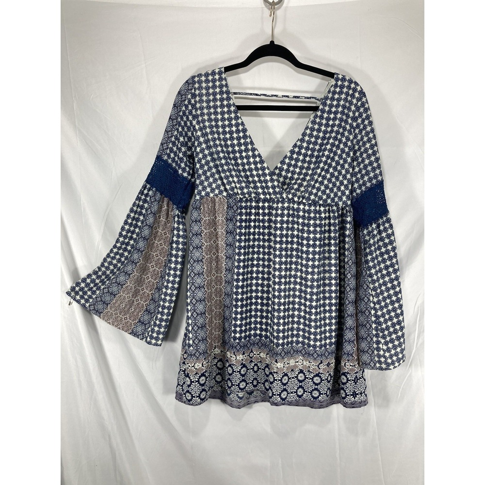 Sage boho hippie peasant Top Size Small short & sweet Flare Sleeve patchwork
